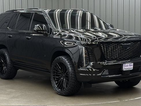 Used 2026 Cadillac Escalade Platinum Sport AWD/4WD image 7