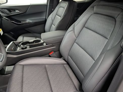 New 2027 Chevrolet Equinox LT w/ Convenience Package II FWD image 9