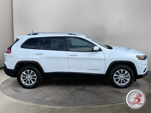 Used 2020 Jeep Cherokee Latitude w/ Cold Weather Group AWD/4WD image 8