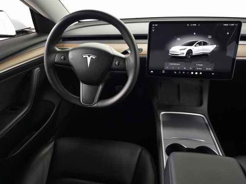 Used 2023 Tesla Model 3 Standard Range image 18