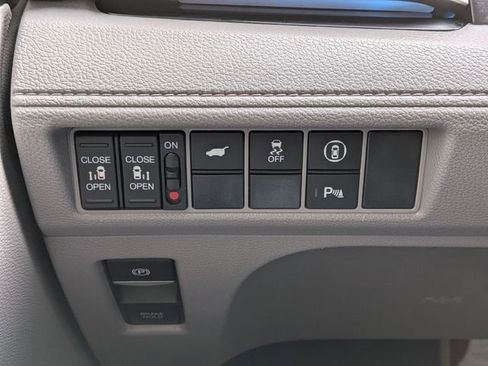 Used 2023 Honda Odyssey Touring image 18