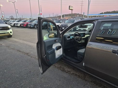 New 2025 Ford Maverick XLT w/ XLT Luxury Package image 11