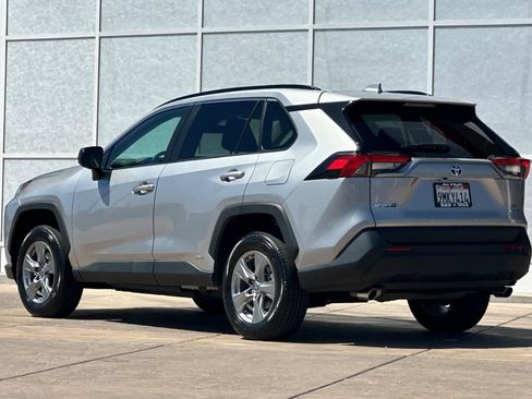 Certified 2023 Toyota RAV4 LE AWD/4WD image 7