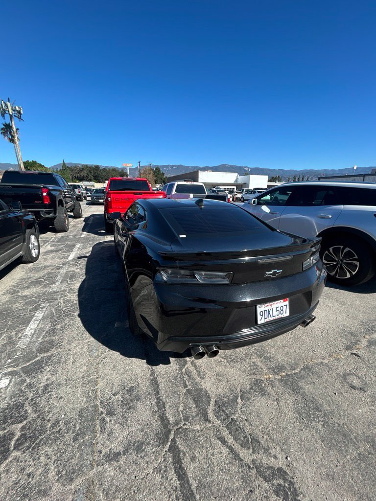 Used 2018 Chevrolet Camaro LT RWD image 8