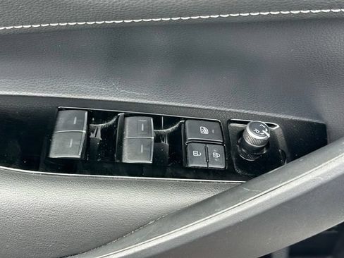Used 2019 Toyota Corolla SE FWD image 16