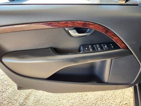 Used 2009 Volvo XC70 T6 image 11