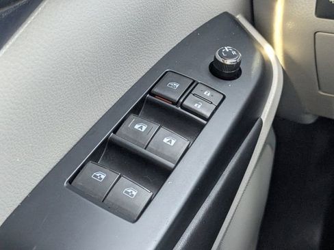 Used 2017 Toyota Highlander XLE image 27