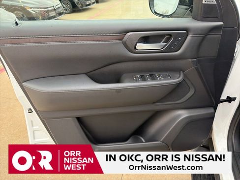 Used 2026 Nissan Armada SL w/ Captain's Chari Seat Package image 12