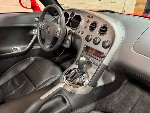 Used 2008 Pontiac Solstice GXP w/ Premium Package image 32