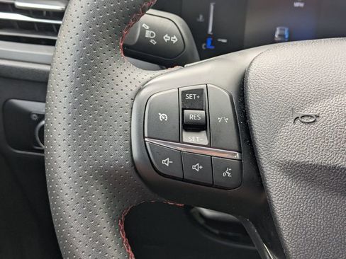 Used 2025 Ford Escape ST-Line image 15