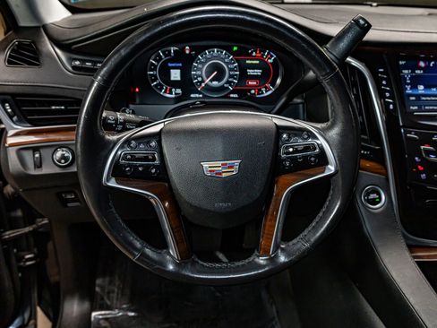 Used 2020 Cadillac Escalade ESV Premium Luxury image 15