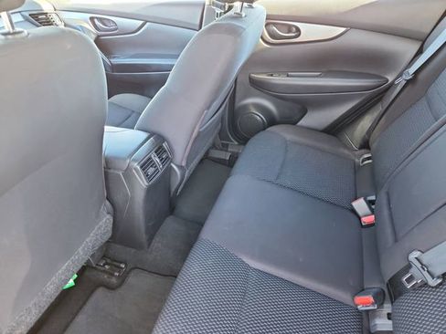 Used 2021 Nissan Rogue Sport S image 14