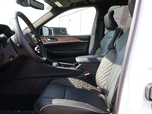 New 2026 Jeep Grand Cherokee L Summit AWD/4WD image 24