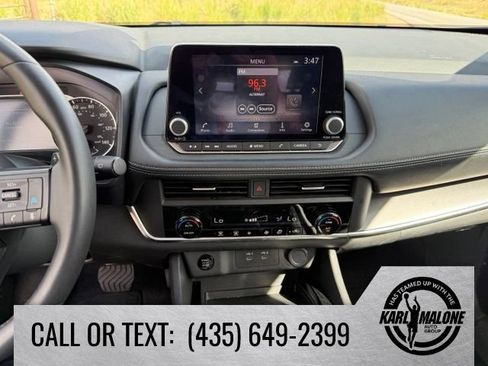 Used 2025 Nissan Rogue SV FWD image 19