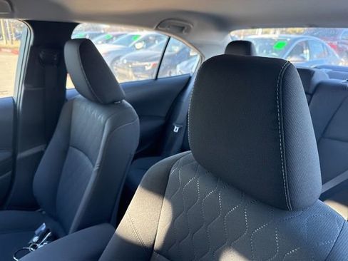 Used 2025 Toyota Corolla LE image 9