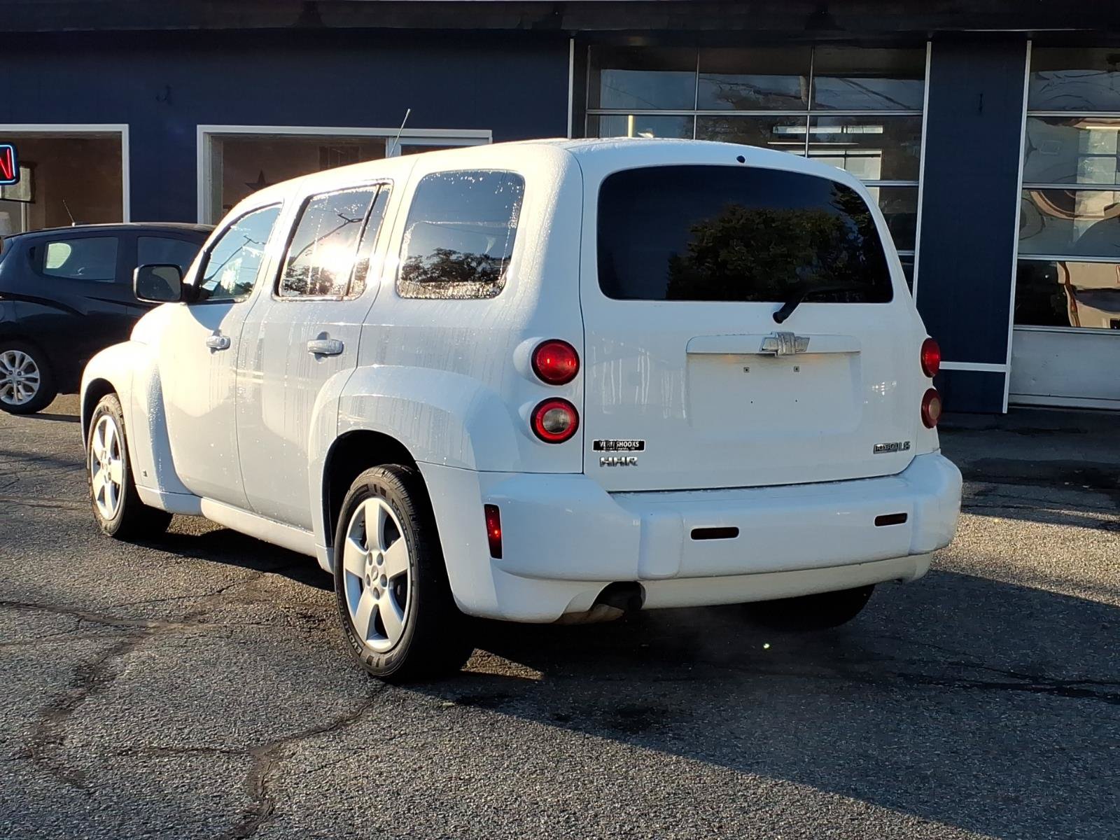 Used 2009 Chevrolet HHR LS FWD image 2