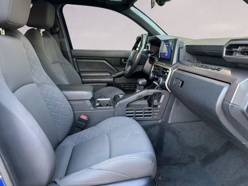 Used 2025 Toyota Tacoma SR5 RWD image 15