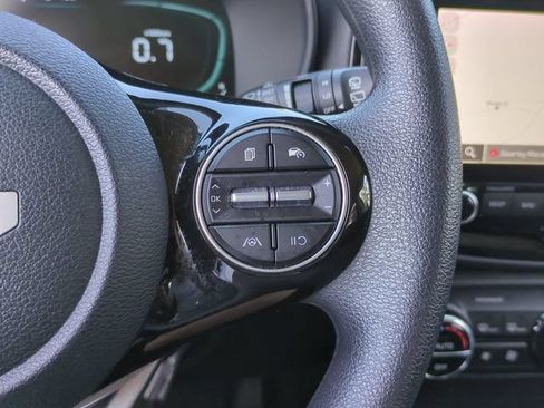 Used 2023 Kia Soul S FWD image 24