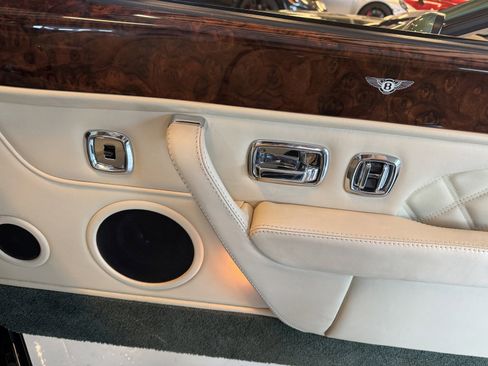 Used 2003 Bentley Azure image 42