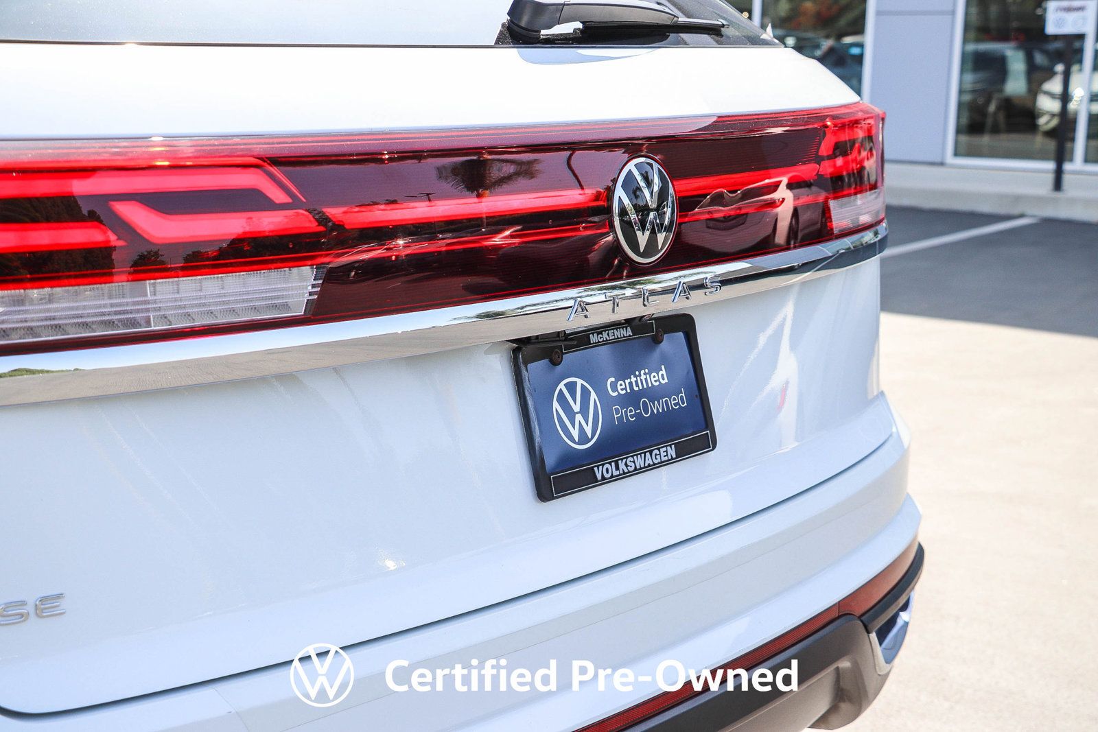 Used 2024 Volkswagen Atlas Cross Sport SE FWD image 11