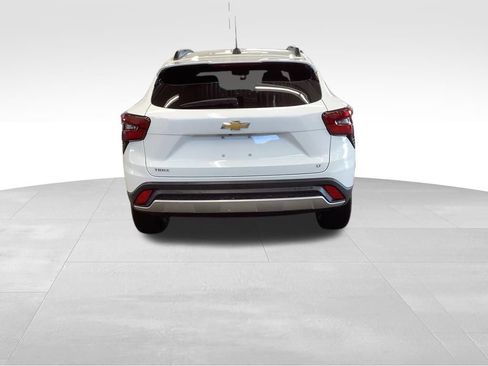 Used 2024 Chevrolet Trax LT w/ Driver Confidence Package FWD image 5