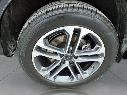 Used 2025 Audi Q5 Premium w/ Convenience Package image 7