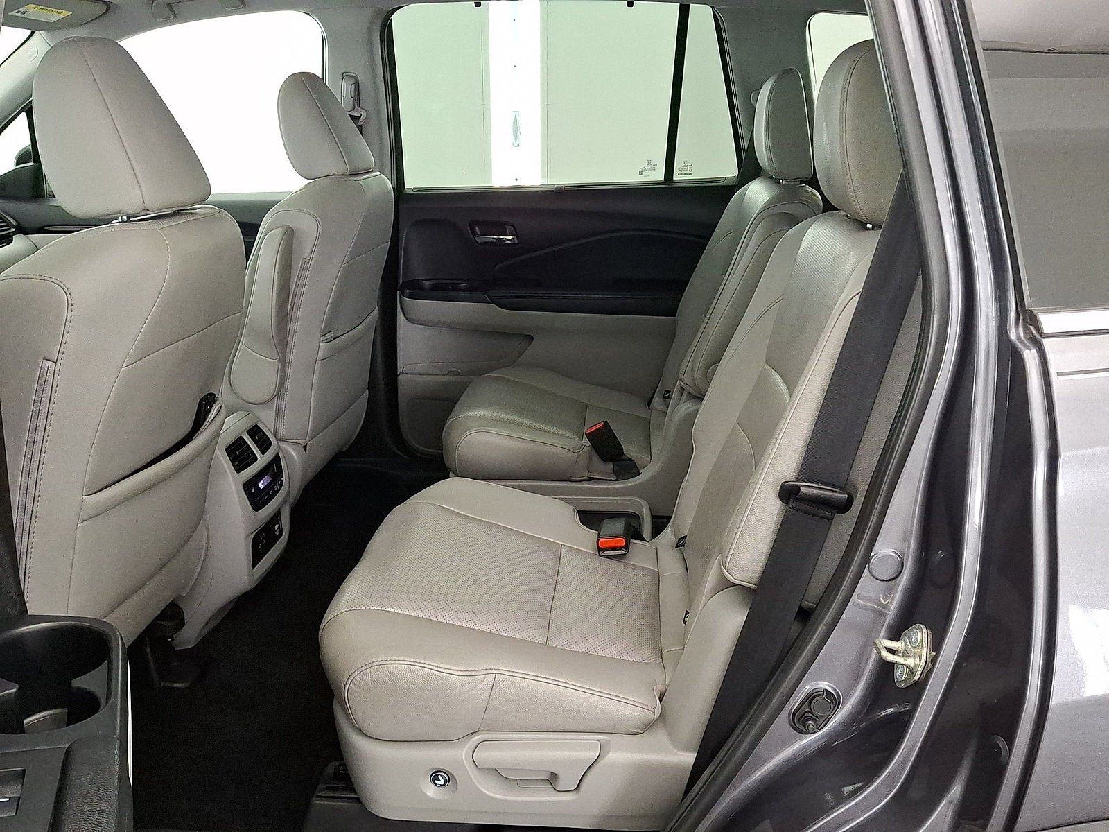 Used 2020 Honda Pilot Elite image 12