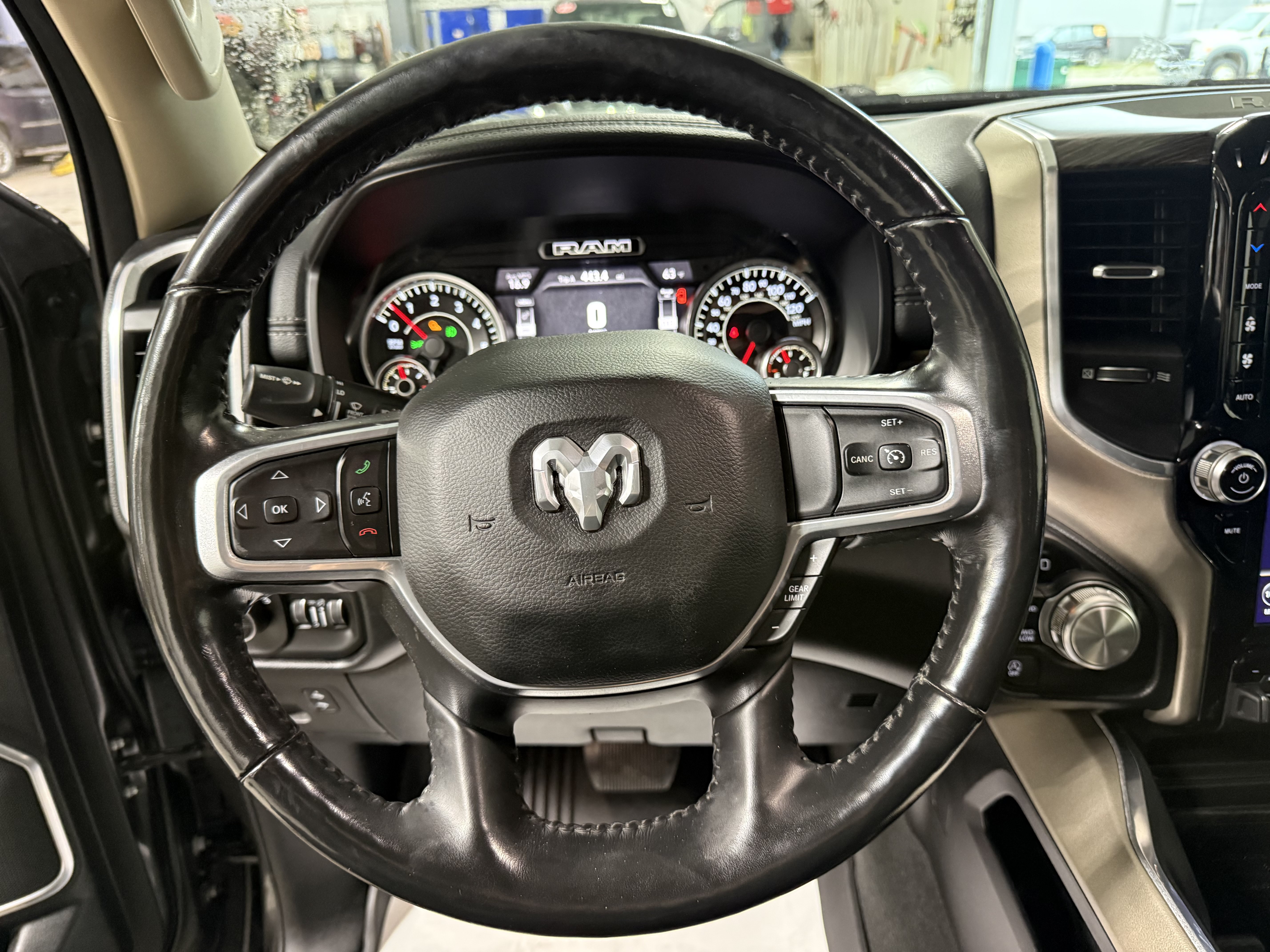Used 2020 RAM 1500 Laramie AWD/4WD image 17