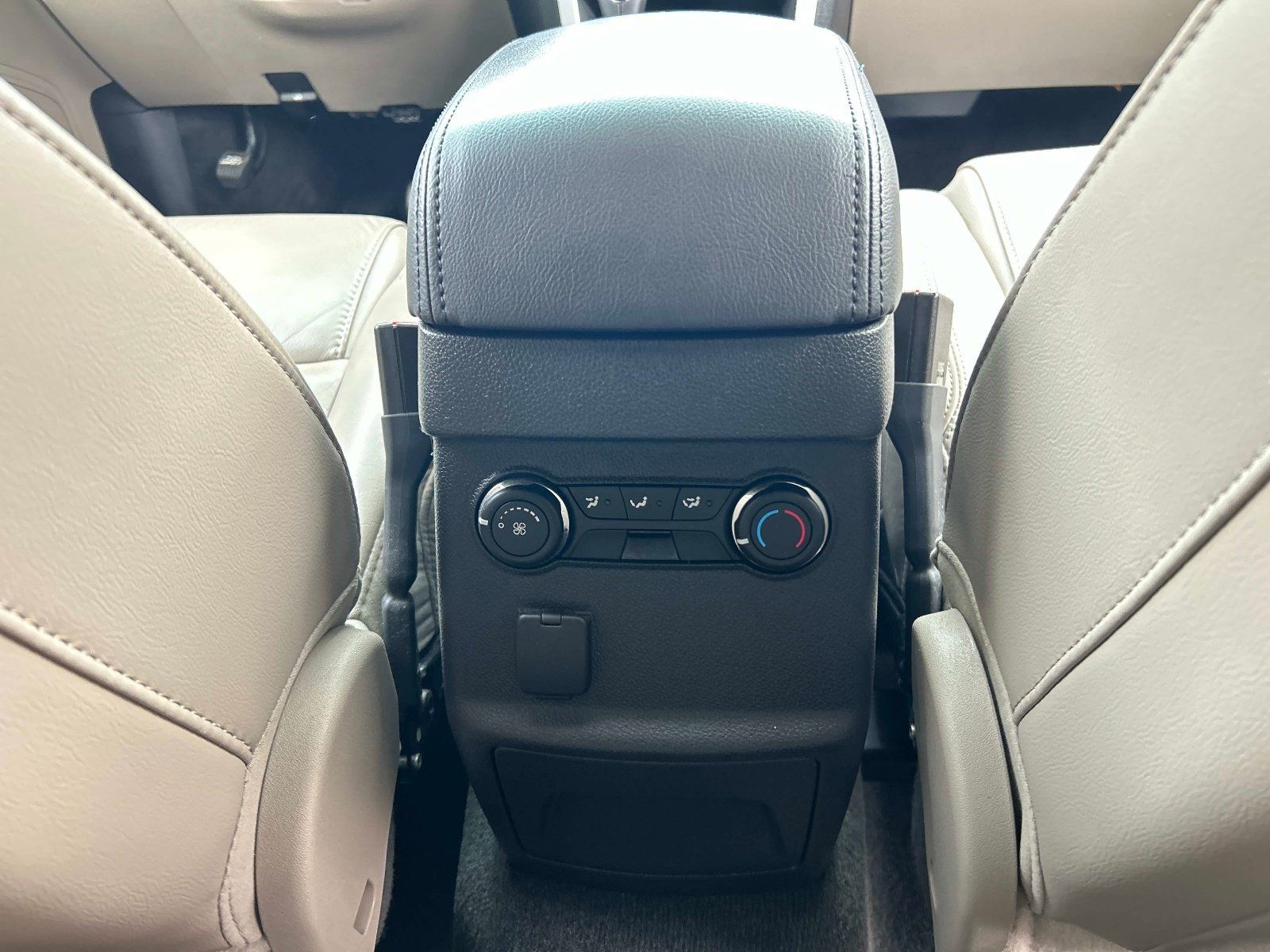 Used 2012 Ford Explorer XLT FWD image 14