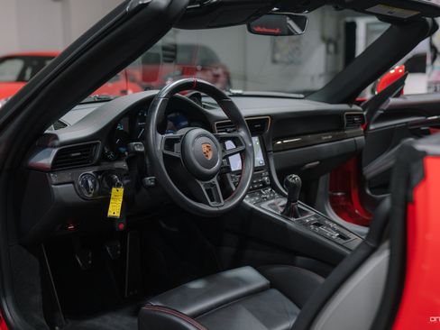 Used 2019 Porsche 911 Speedster RWD image 10