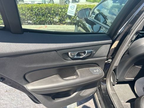 Used 2020 Volvo S60 T5 Momentum FWD image 19