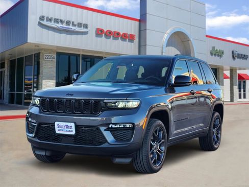 New 2025 Jeep Grand Cherokee Limited w/ Trailer Tow Package AWD/4WD image 2