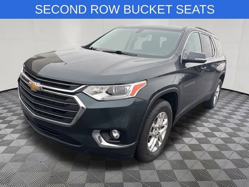 Used 2020 Chevrolet Traverse LT image 1