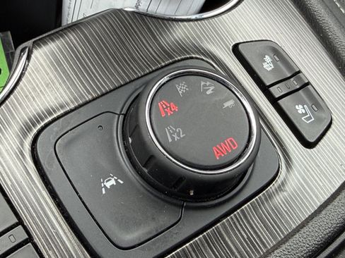 Used 2023 GMC Acadia SLT w/ Elevation Edition AWD/4WD image 21