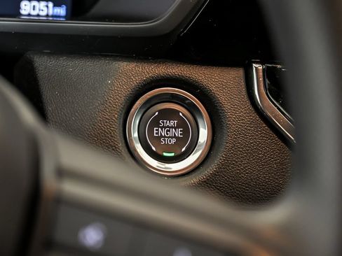 Used 2025 Chevrolet Colorado Trail Boss AWD/4WD image 18