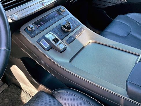 Used 2022 Hyundai Palisade Limited image 16