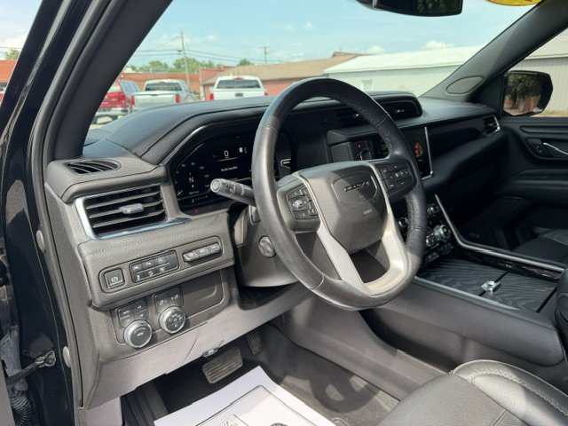 Used 2023 GMC Yukon Denali AWD/4WD image 14