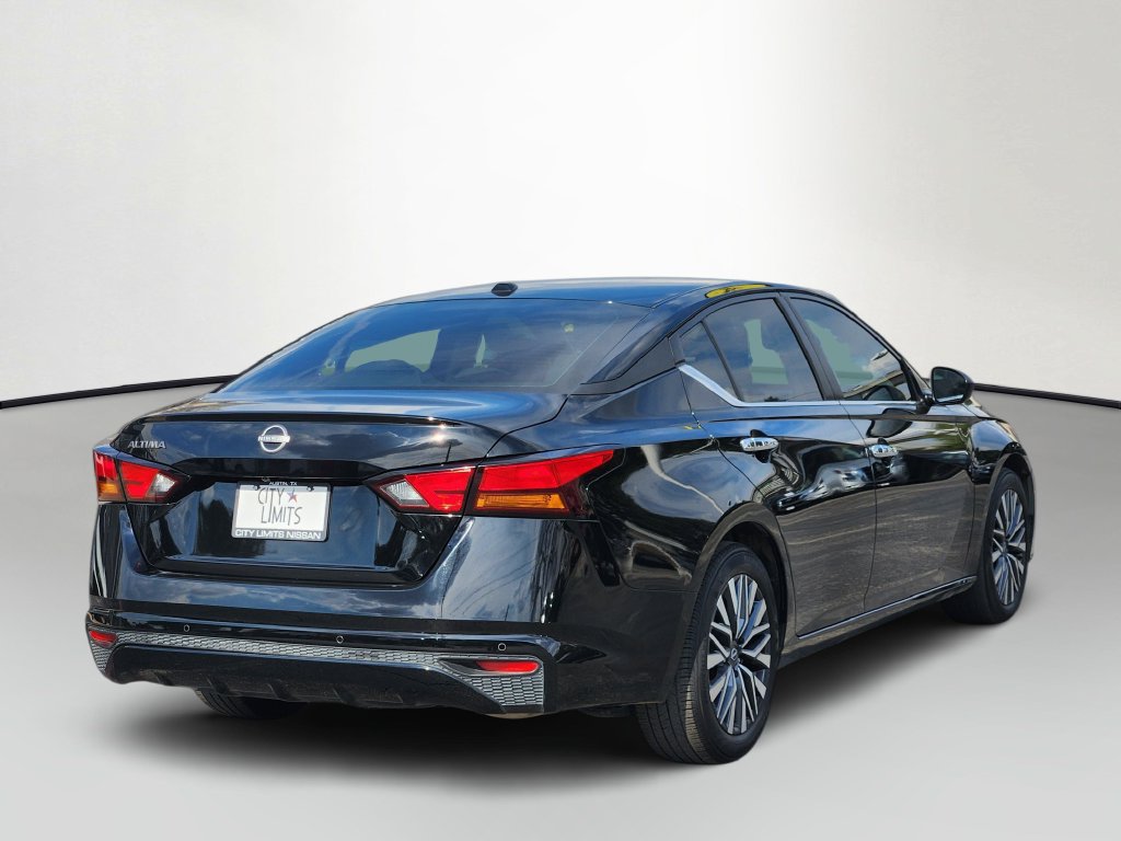 Used 2025 Nissan Altima 2.5 SV FWD image 7