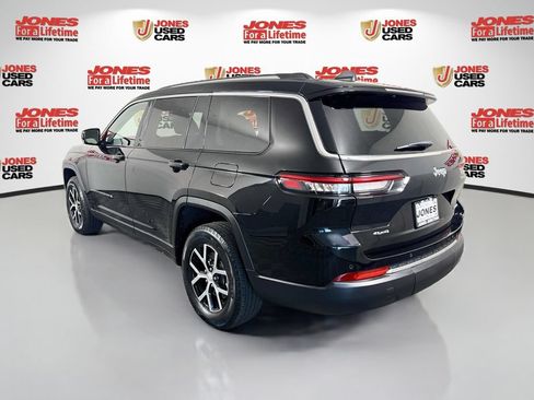 Used 2023 Jeep Grand Cherokee L Limited AWD/4WD image 2