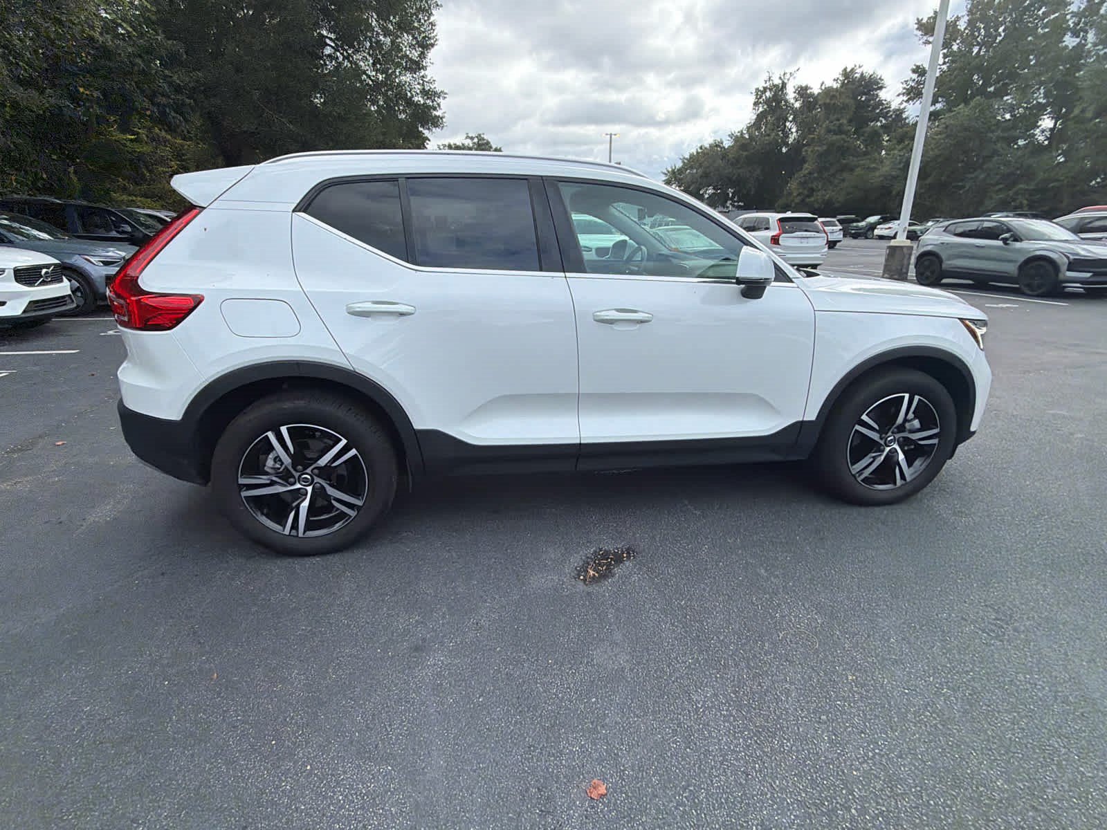 Used 2025 Volvo XC40 B5 Core AWD/4WD image 19