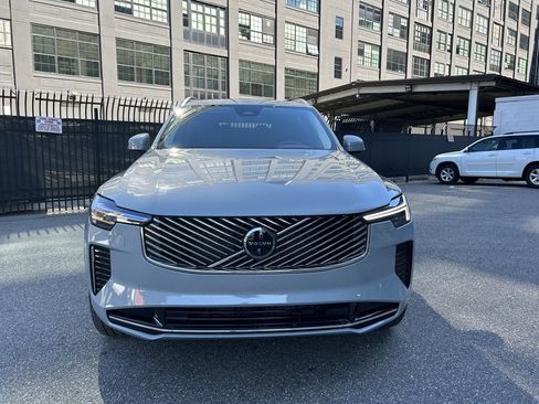 Certified 2025 Volvo XC90 B5 Plus image 1