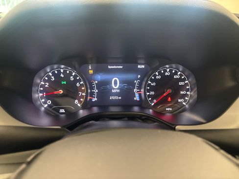 Used 2024 Jeep Compass Limited image 31