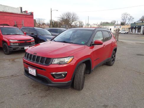 Used 2018 Jeep Compass Latitude w/ Popular Equipment Group image 1