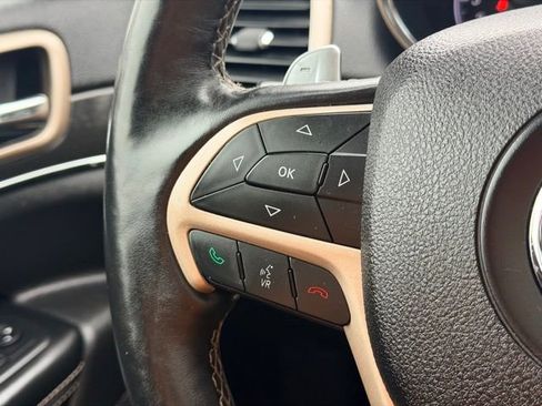 Used 2017 Jeep Grand Cherokee Limited image 11