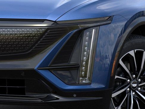 New 2025 Cadillac Lyriq Sport image 10