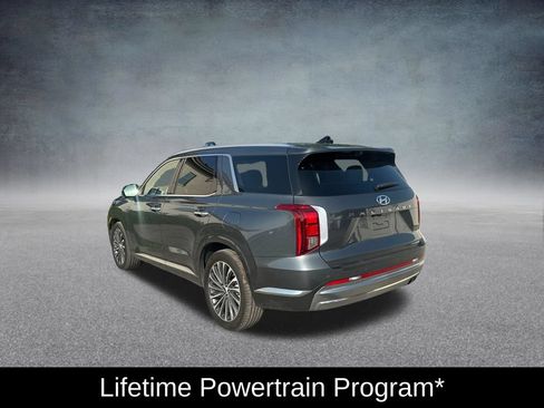 Used 2024 Hyundai Palisade Calligraphy FWD image 3
