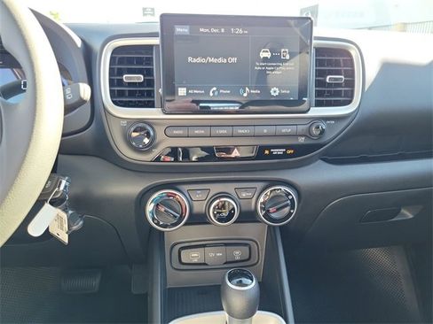 New 2026 Hyundai Venue SE image 12