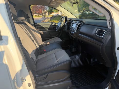 Used 2019 Nissan Titan S w/ S Utility Package image 23