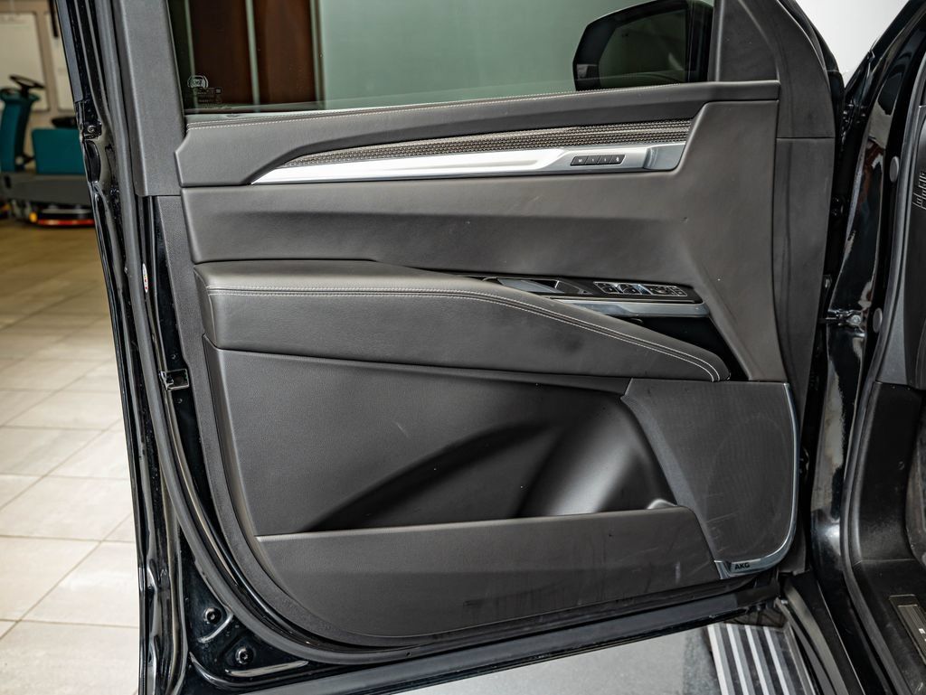 Used 2025 Cadillac Escalade V AWD/4WD image 19