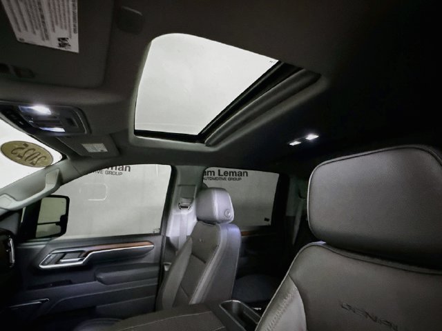 Used 2025 GMC Sierra 2500 Denali w/ Denali Reserve Package AWD/4WD image 23